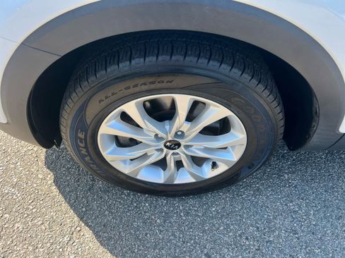Used 2020 Kia Telluride LX AWD/4WD image 10