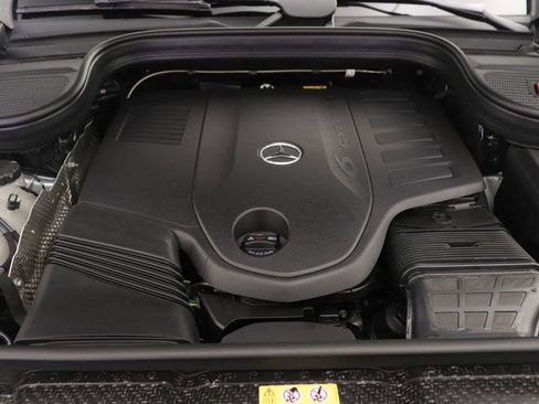 New 2026 Mercedes-Benz GLS 450 4MATIC image 11