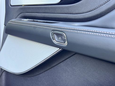 New 2025 Lincoln Aviator Reserve w/ Luxury Package image 7