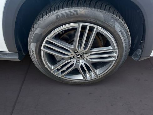 Used 2024 Mercedes-Benz GLS 450 4MATIC image 14