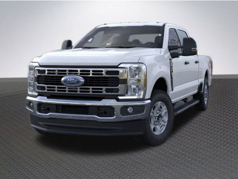 New 2026 Ford F250 XLT w/ FX4 Off-Road Package image 2