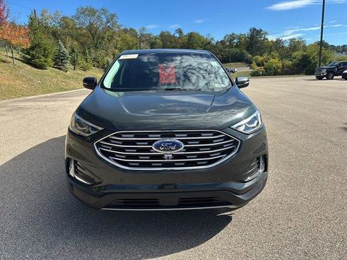 Certified 2022 Ford Edge Titanium w/ Equipment Group 301A image 7