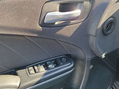 Used 2016 Dodge Charger SXT RWD image 12