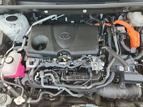Used 2022 Toyota RAV4 LE AWD/4WD image 22