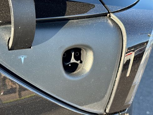 Used 2026 Tesla Model Y 2WD image 8