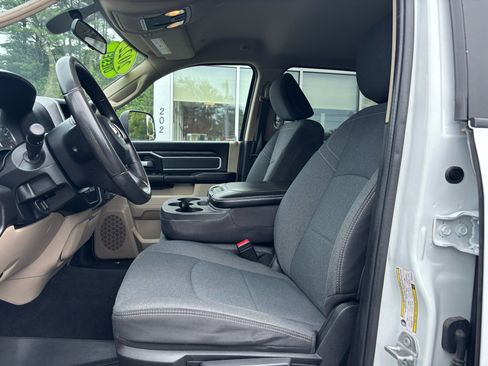 Used 2022 RAM 3500 Big Horn image 26