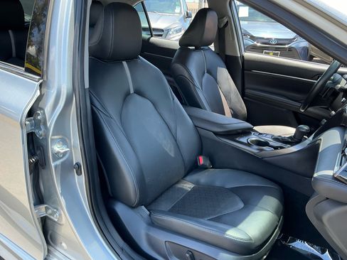 Used 2023 Toyota Camry XSE FWD image 21