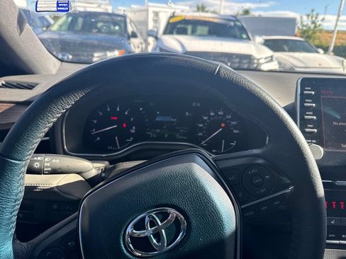 Used 2021 Toyota Avalon XLE w/ Moonroof Package FWD image 31