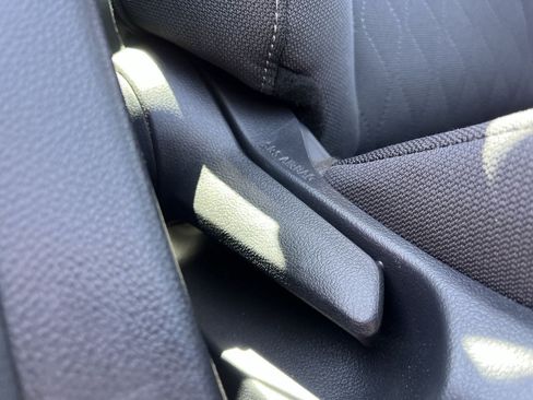 Used 2025 Toyota Corolla LE FWD image 25