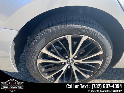 Used 2021 Toyota Camry SE FWD image 23