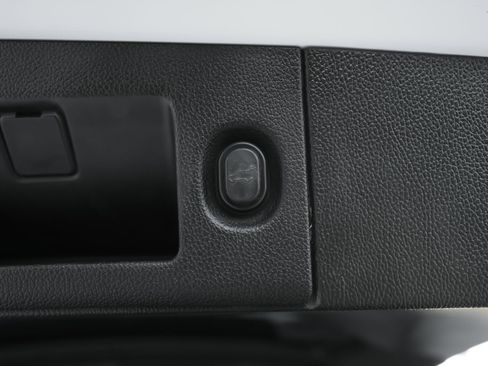 Used 2019 GMC Yukon SLE w/ Convenience Package image 42