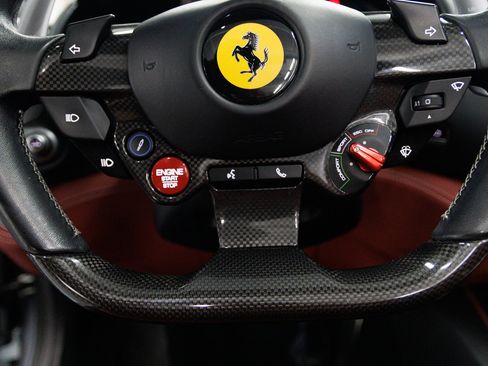 Used 2019 Ferrari Portofino RWD image 37