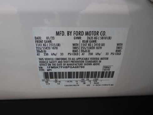 Used 2023 Ford Explorer Limited w/ Limited Technology Package RWD image 27