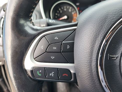 Used 2019 Jeep Compass Limited image 28