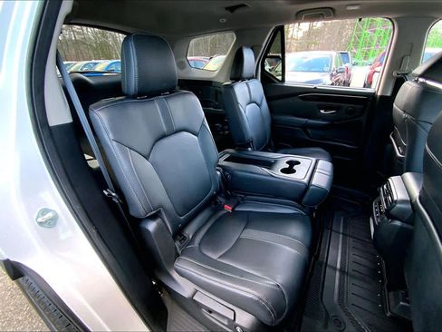 Used 2023 Honda Pilot Touring image 19