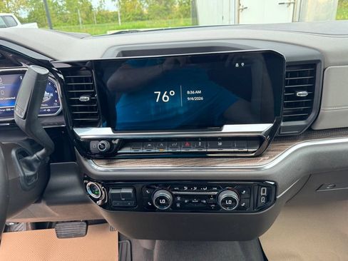 Used 2025 Chevrolet Silverado 1500 LT AWD/4WD image 16