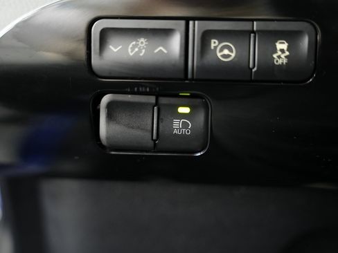 Used 2018 Toyota Prius Two w/ Prius Two Safety Plus Package image 48