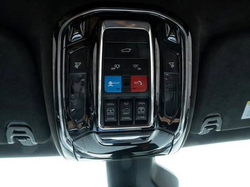 Used 2022 Jeep Grand Wagoneer Series III w/ Rear Seat Video Group 1 image 24