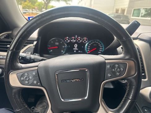 Used 2018 GMC Yukon XL Denali image 40
