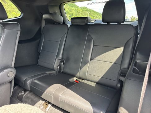 Used 2025 Buick Enclave Preferred AWD/4WD image 20