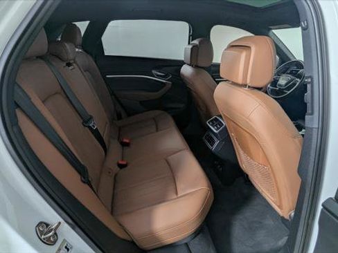 Used 2024 Audi Q8 e-tron Premium Plus w/ Premium Plus Package AWD/4WD image 21