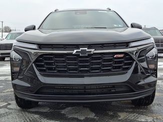 Used 2025 Chevrolet Trax RS w/ Sunroof Package video 2