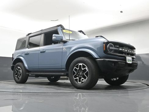 Used 2023 Ford Bronco 4-Door AWD/4WD image 25