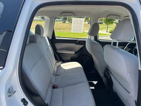 Used 2014 Subaru Forester 2.5i AWD/4WD image 24