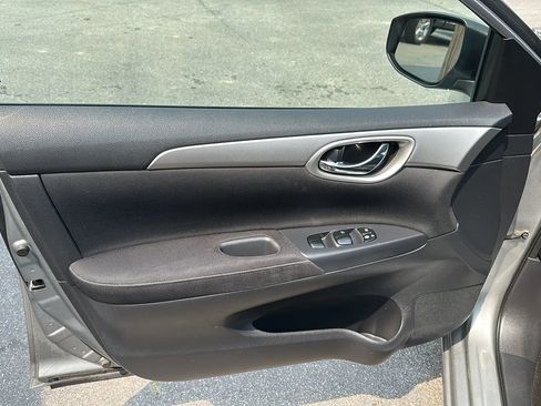 Used 2014 Nissan Sentra SV image 6