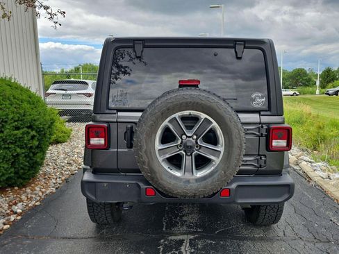 Used 2020 Jeep Wrangler Unlimited Sahara w/ Cold Weather Group AWD/4WD image 8