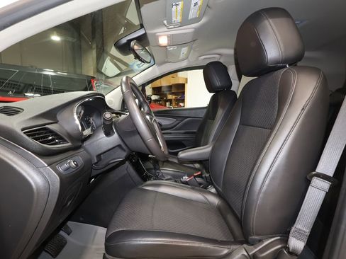 Used 2022 Buick Encore Preferred w/ Safety Package image 22