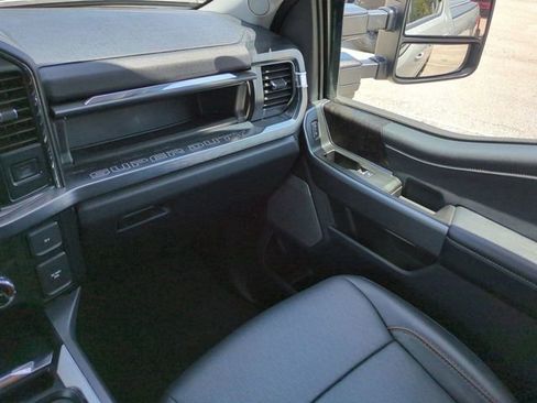 Used 2025 Ford F350 Lariat w/ Lariat Ultimate Package AWD/4WD image 17