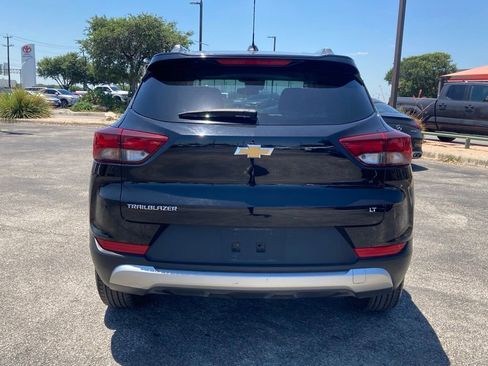 Used 2025 Chevrolet TrailBlazer LT FWD image 6