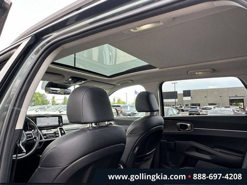 Used 2022 Kia Sorento S w/ Panoramic Sunroof Package AWD/4WD image 16