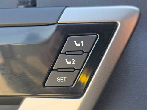 Used 2025 Toyota Tundra Limited AWD/4WD image 30