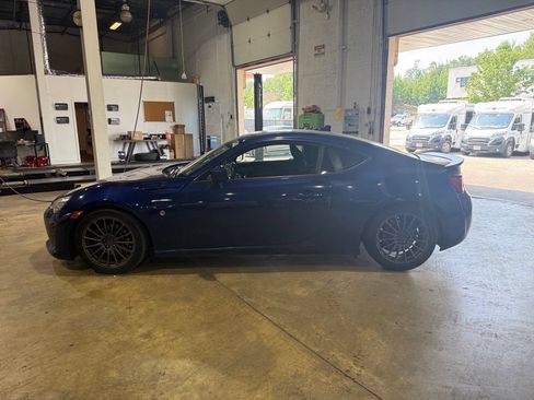 Used 2019 Toyota 86 RWD image 4