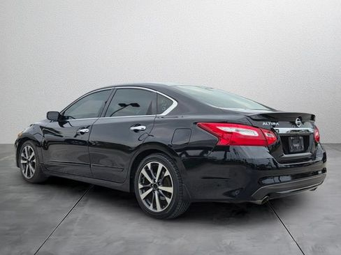 Used 2016 Nissan Altima 2.5 SR w/ LED Appearance Package FWD image 3
