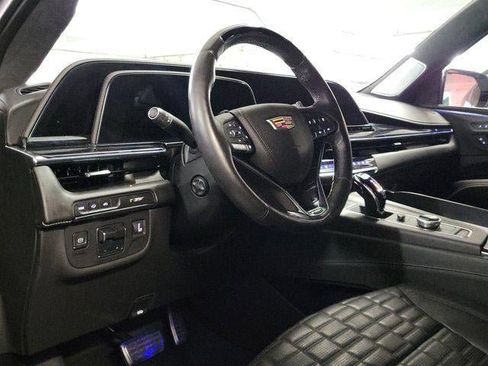 Certified 2024 Cadillac Escalade ESV V w/ LPO, ONYX Package AWD/4WD image 6