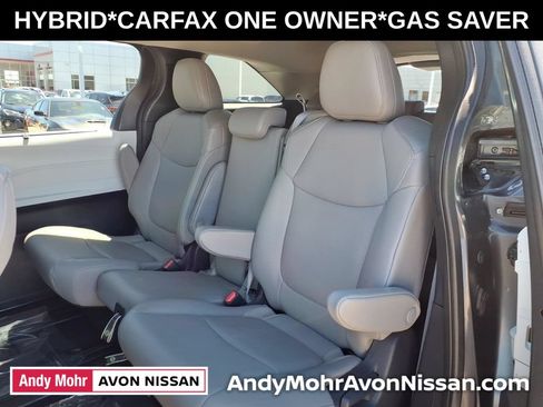Used 2025 Toyota Sienna XLE FWD image 31