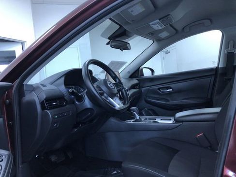 Used 2025 Nissan Sentra SV image 11