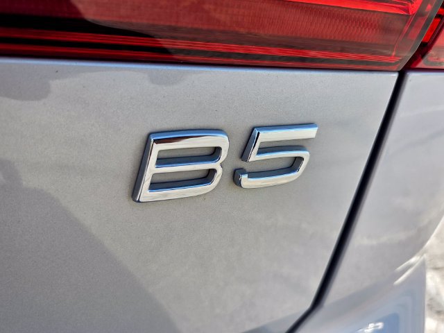 Certified 2023 Volvo XC60 B5 Ultimate FWD image 20