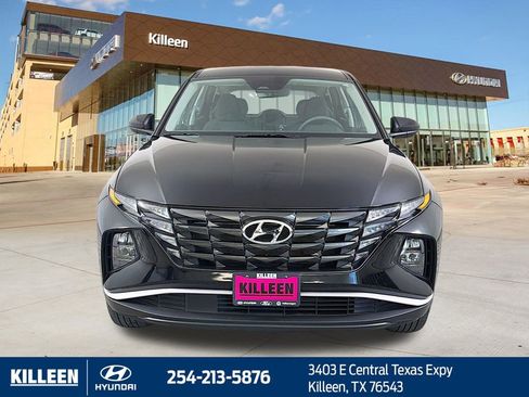 Used 2023 Hyundai Tucson SE image 2