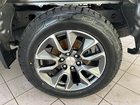 Certified 2023 Chevrolet Silverado 1500 LT image 19