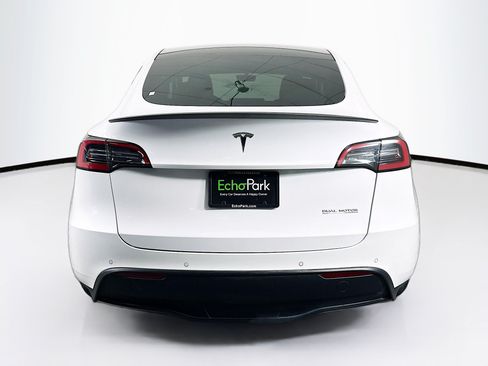 Used 2022 Tesla Model Y Performance AWD/4WD image 7