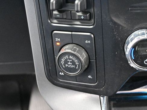 Used 2021 Ford F150 Lariat w/ Max Trailer Tow Package image 25