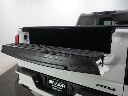 Used 2020 GMC Sierra 1500 AT4 w/ Off-Road Performance Package AWD/4WD image 9