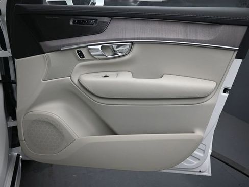 New 2026 Volvo XC90 B6 Ultra w/ Protection Package image 31