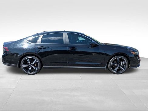 Used 2024 Honda Accord Sport image 4