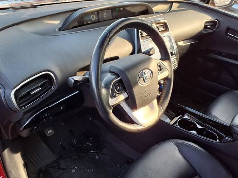 Used 2017 Toyota Prius Four image 16