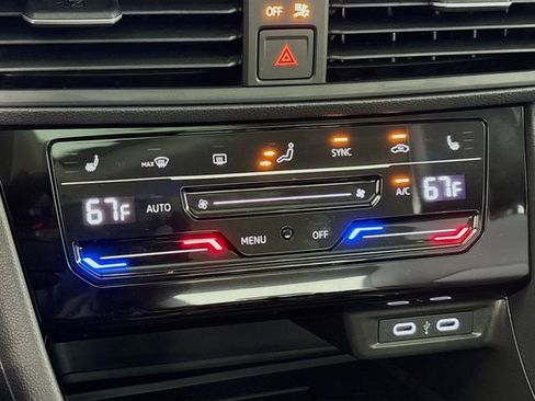 New 2026 Volkswagen Jetta SE FWD image 17